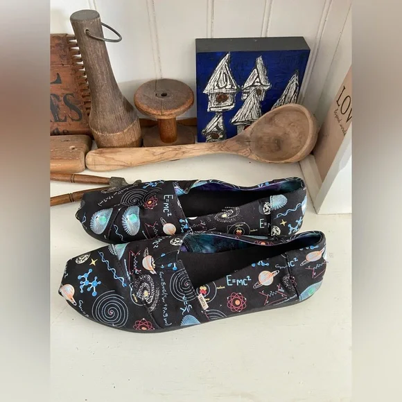 Toms - Picture 2 of 4